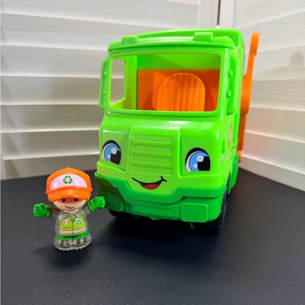 Fisher-Price Little People Recycling Truck Toy with Figure and Sounds